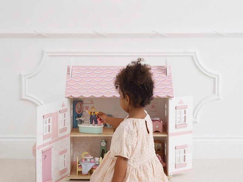 Sophie's Wooden House Doll House LEH104