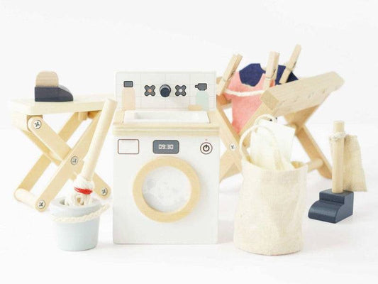 Wooden Dolls House Laundry Room Set - 16 piece