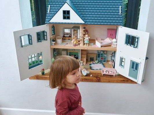 Dovetail Doll House TL8125