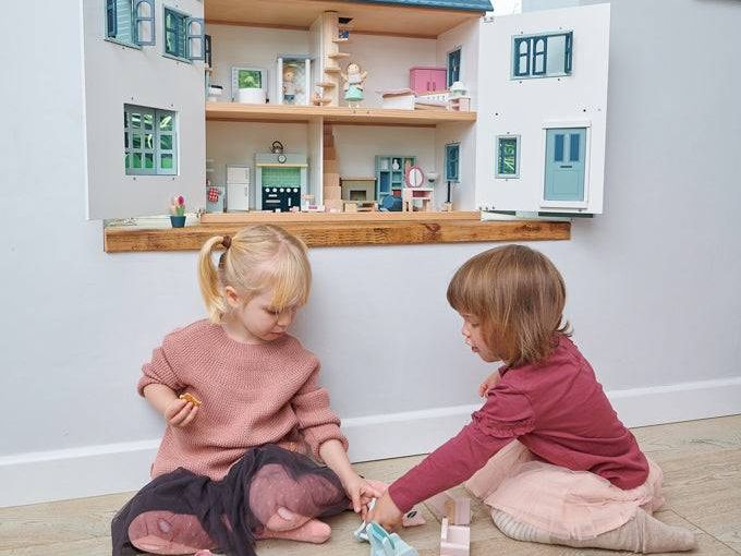 Dovetail Doll House TL8125