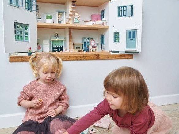 Dovetail Doll House TL8125