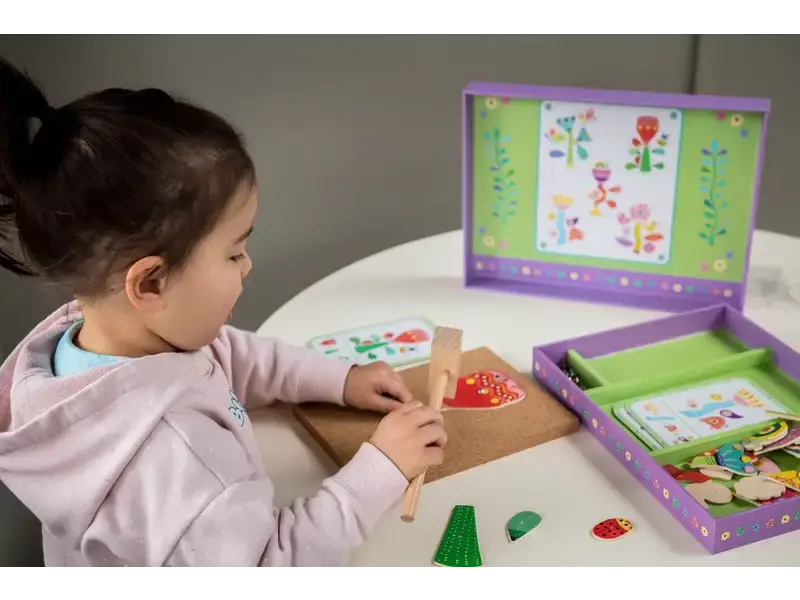 Child’s hammering toy set.