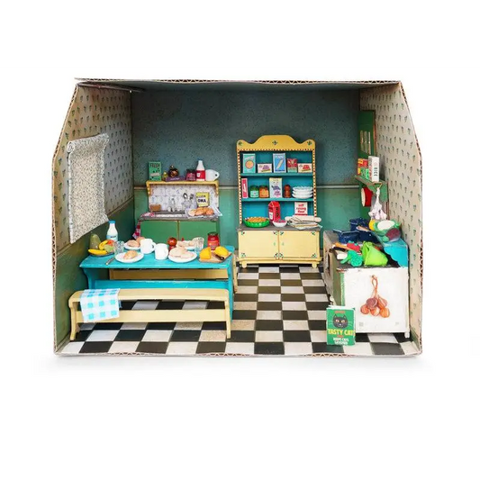 Miniature kitchen diorama.