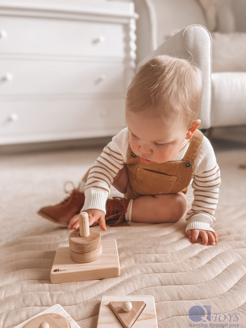 Montessori Vertical Ring Stacker by Qtoys