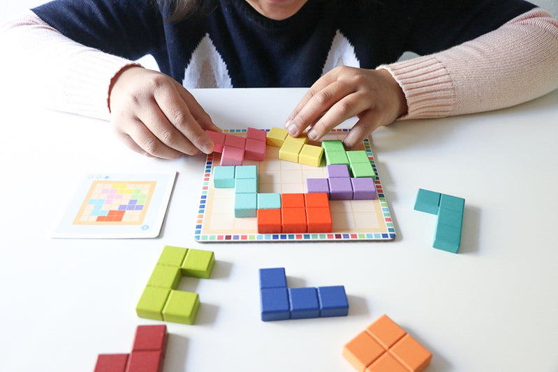Polyssimo Sologic Game with 30 challenges by Djeco