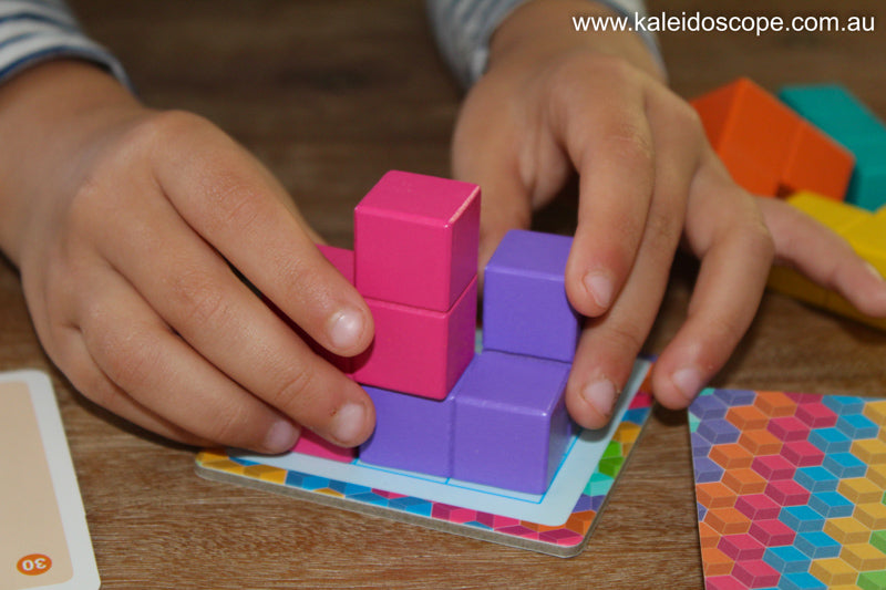 DJ8477 Cubissimo Sologic Game with 60 challenges