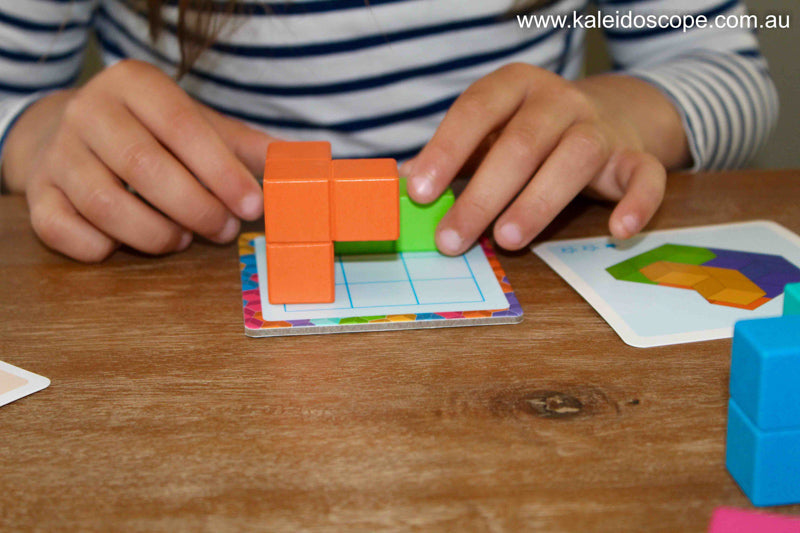 DJ8477 Cubissimo Sologic Game with 60 challenges