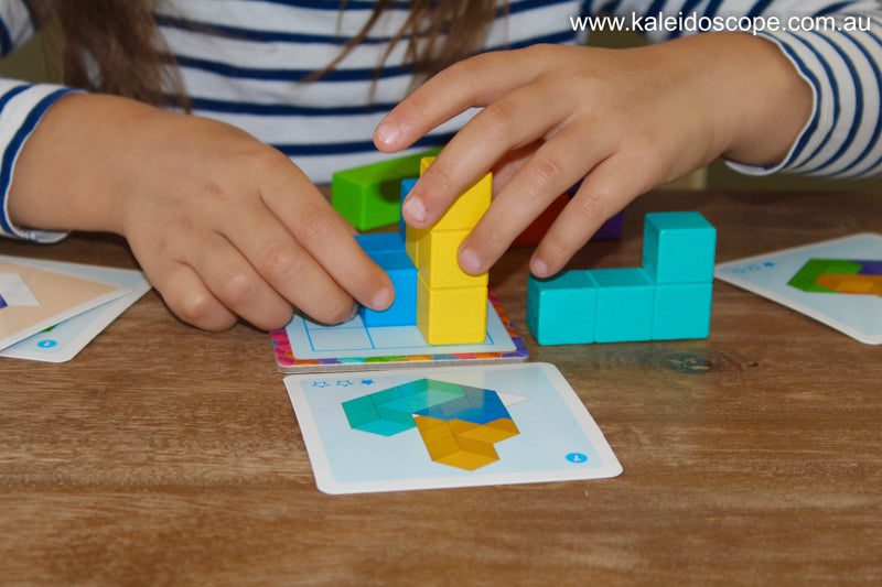 DJ8477 Cubissimo Sologic Game with 60 challenges
