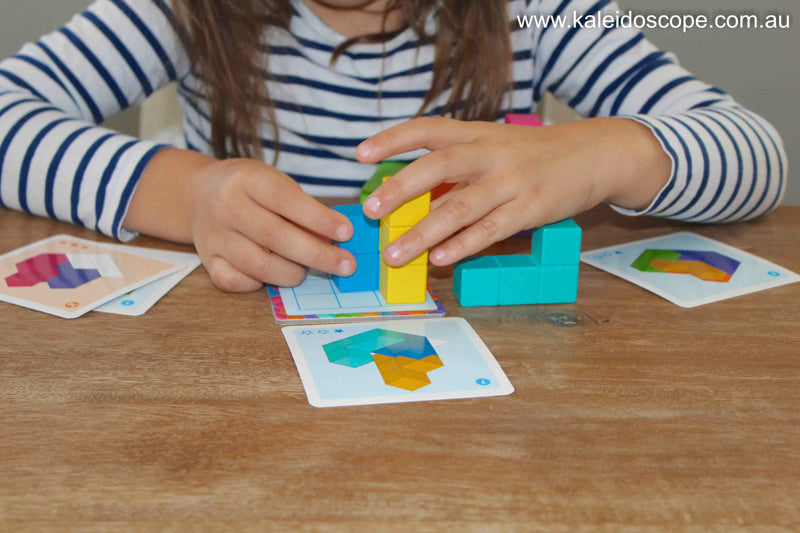 DJ8477 Cubissimo Sologic Game with 60 challenges