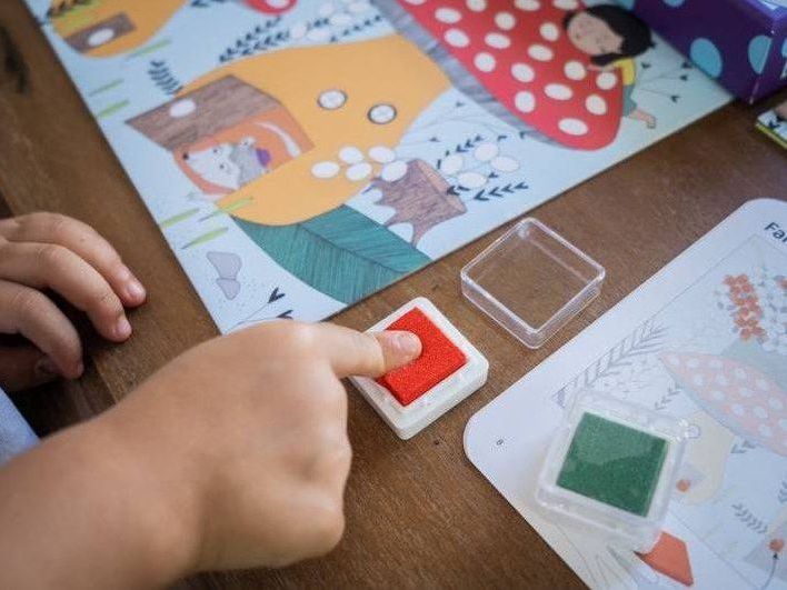 DJ9898 - Touch and Paint! Finger Painting