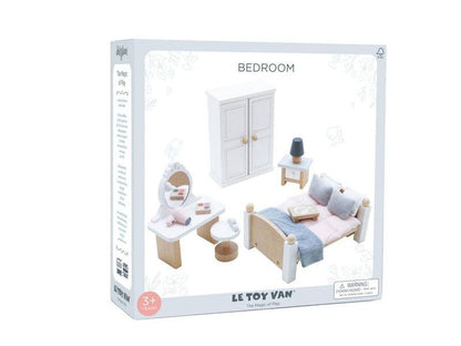 Wooden Dolls House Master Bedroom - 19 piece