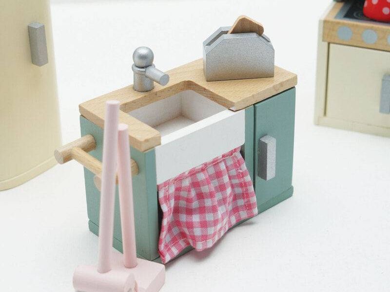 Wooden Dolls House Kitchen - 20 piece
