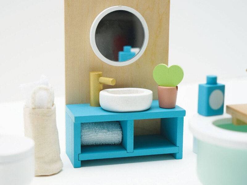 Wooden Dolls House Bathroom Furniture - 19 piece