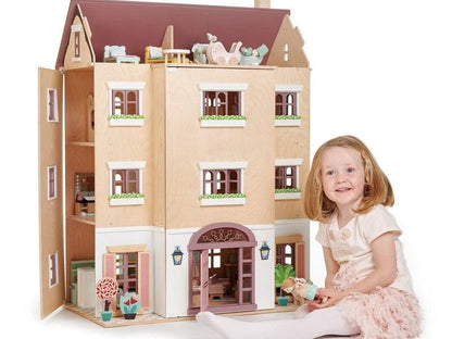 Fantail Hall Doll House