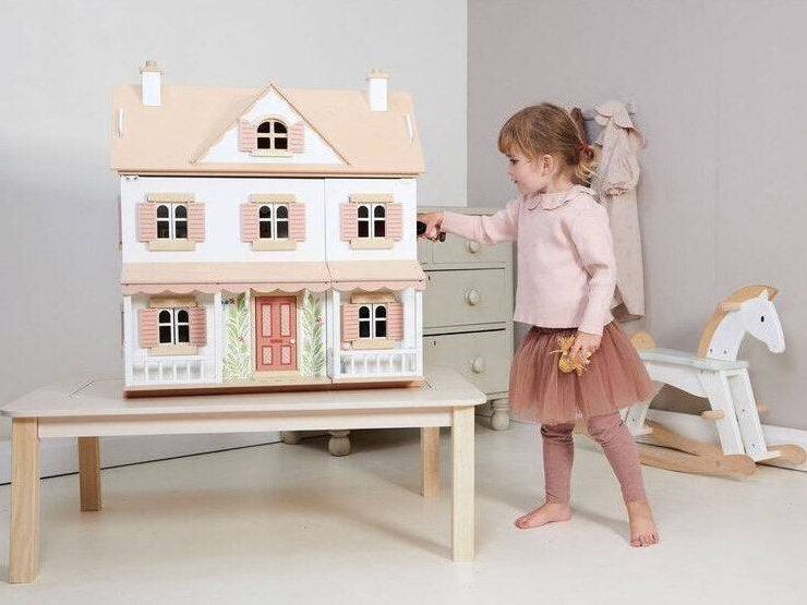 Humming Bird Doll House