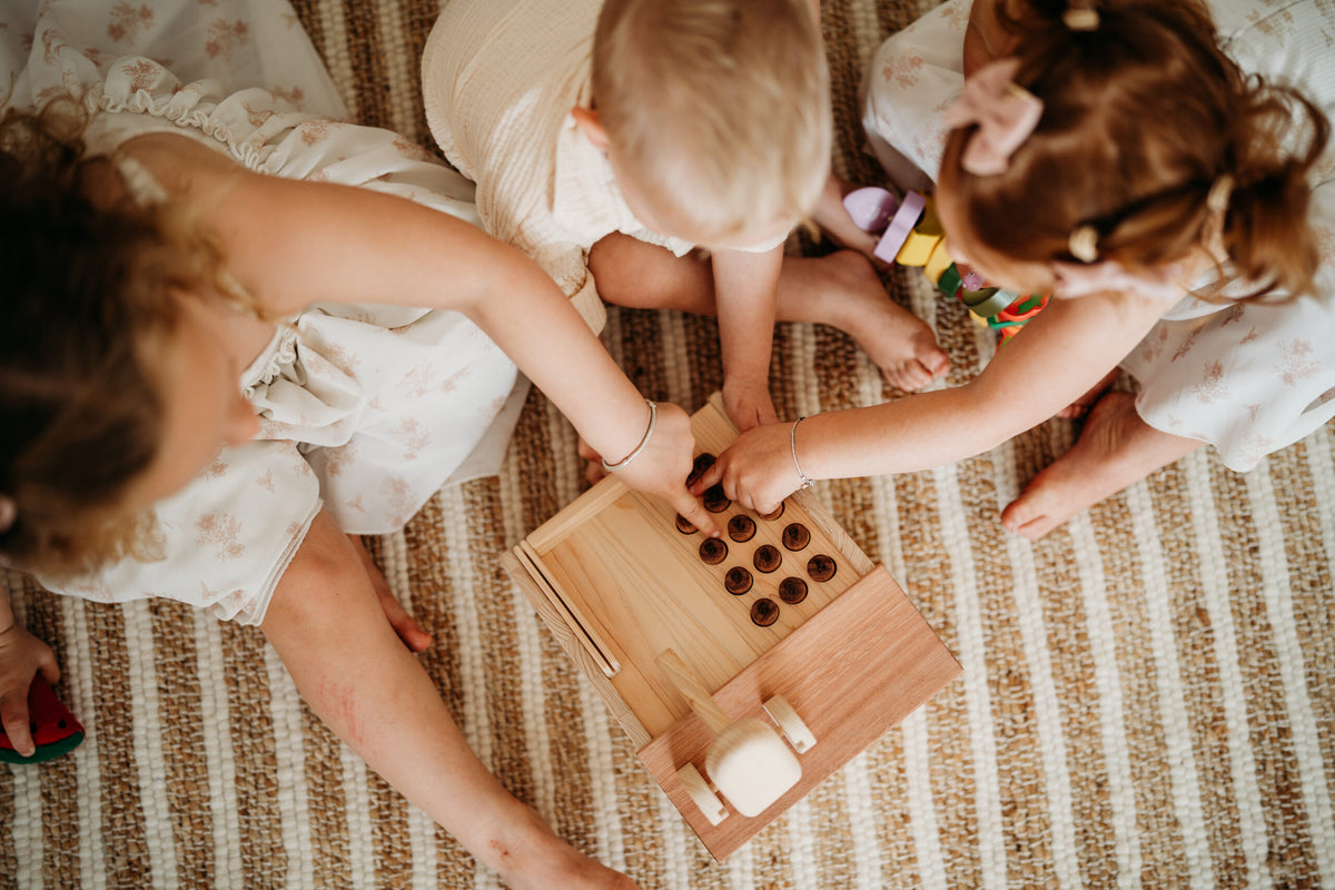 Cash Register by Qtoys