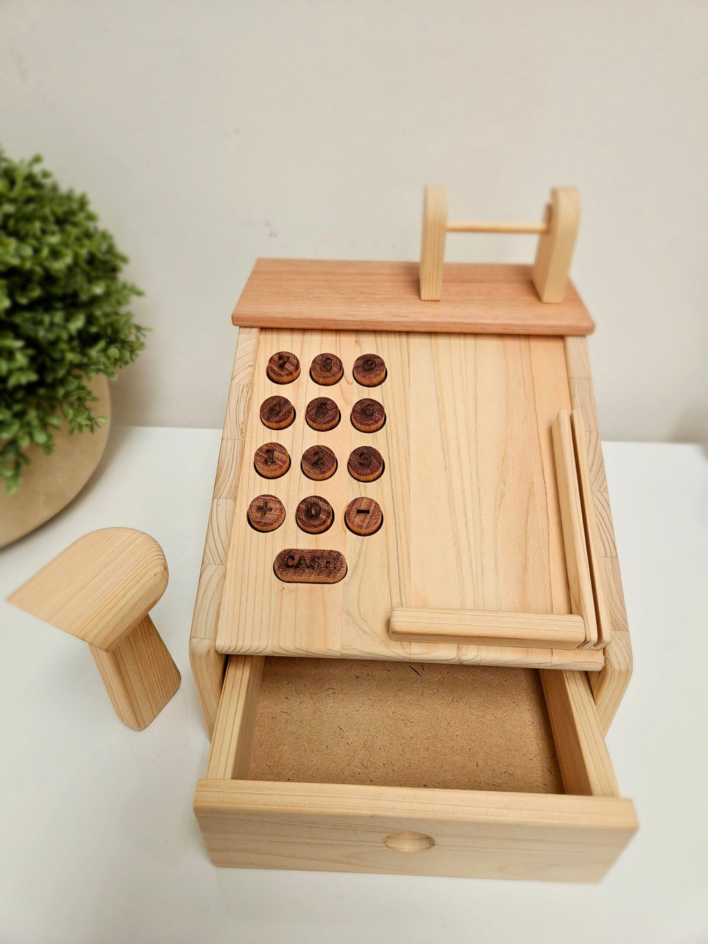 Cash Register by Qtoys