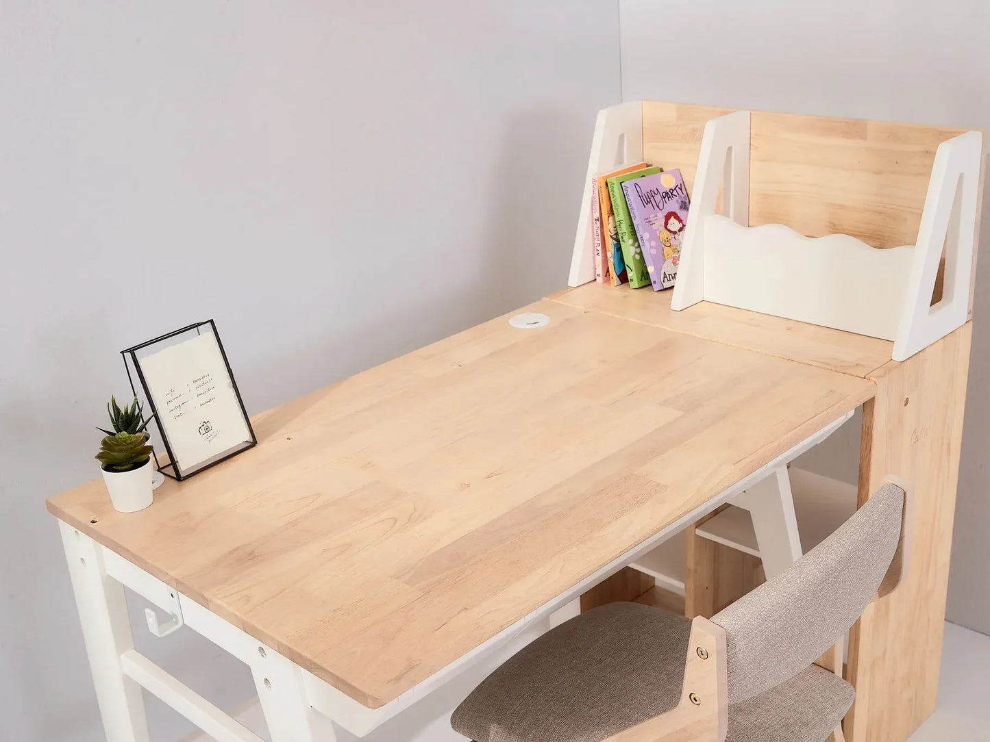 Bunnytickles Calla Study Desk with Easel
